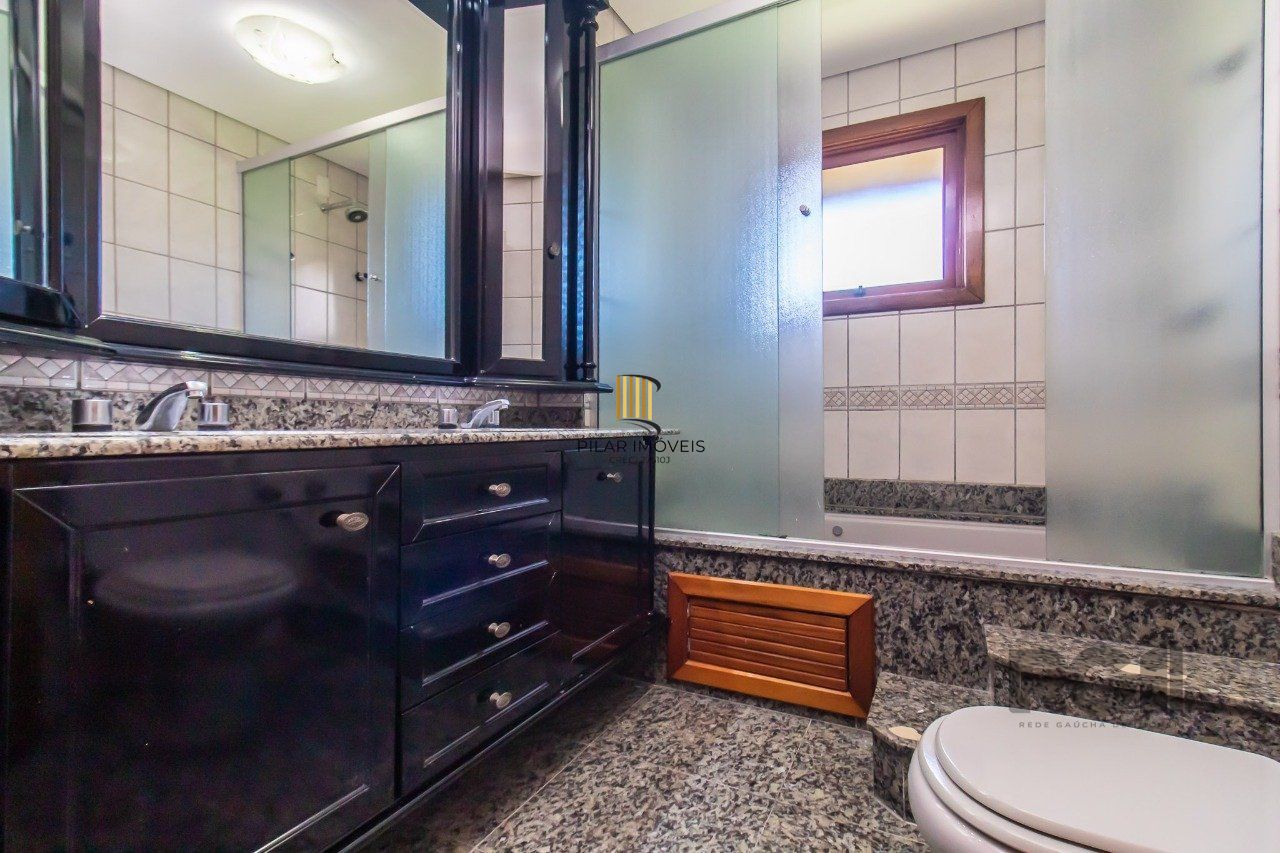 Casa de Condomínio 3 dormitórios no bairro Menino Deus