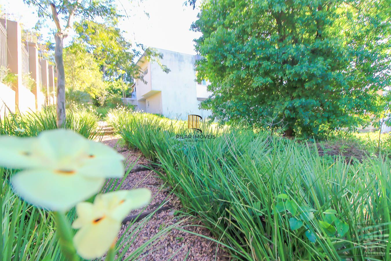 Casa em condomínio próximo do Barrashoppingsul - 3D com suíte e garden privativo