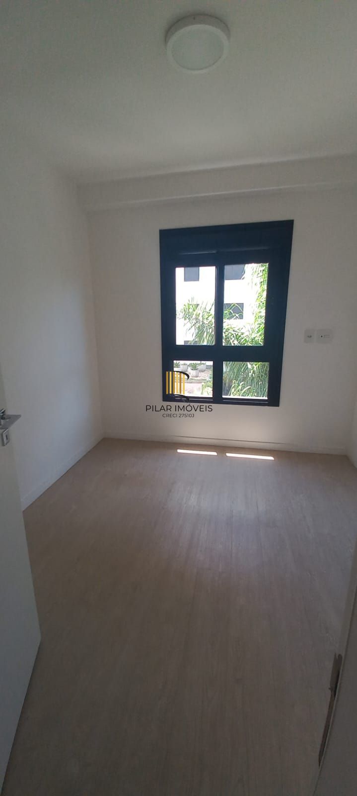 APARTAMENTO 02 DORMITÓRIOS , SUÍTE E VAGA COBERTA