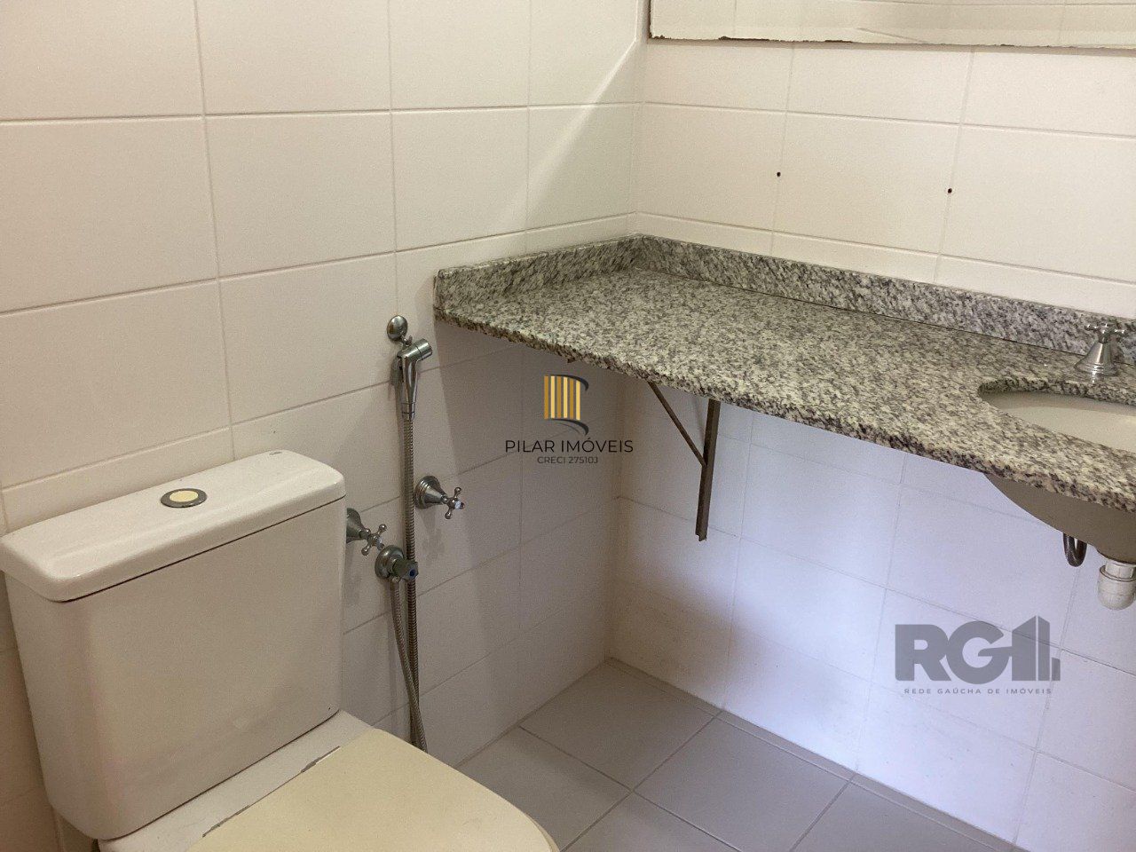 Apartamento 3 dormitórios, sendo 1 suíte, no bairro Cristal, Porto Alegre-RS.