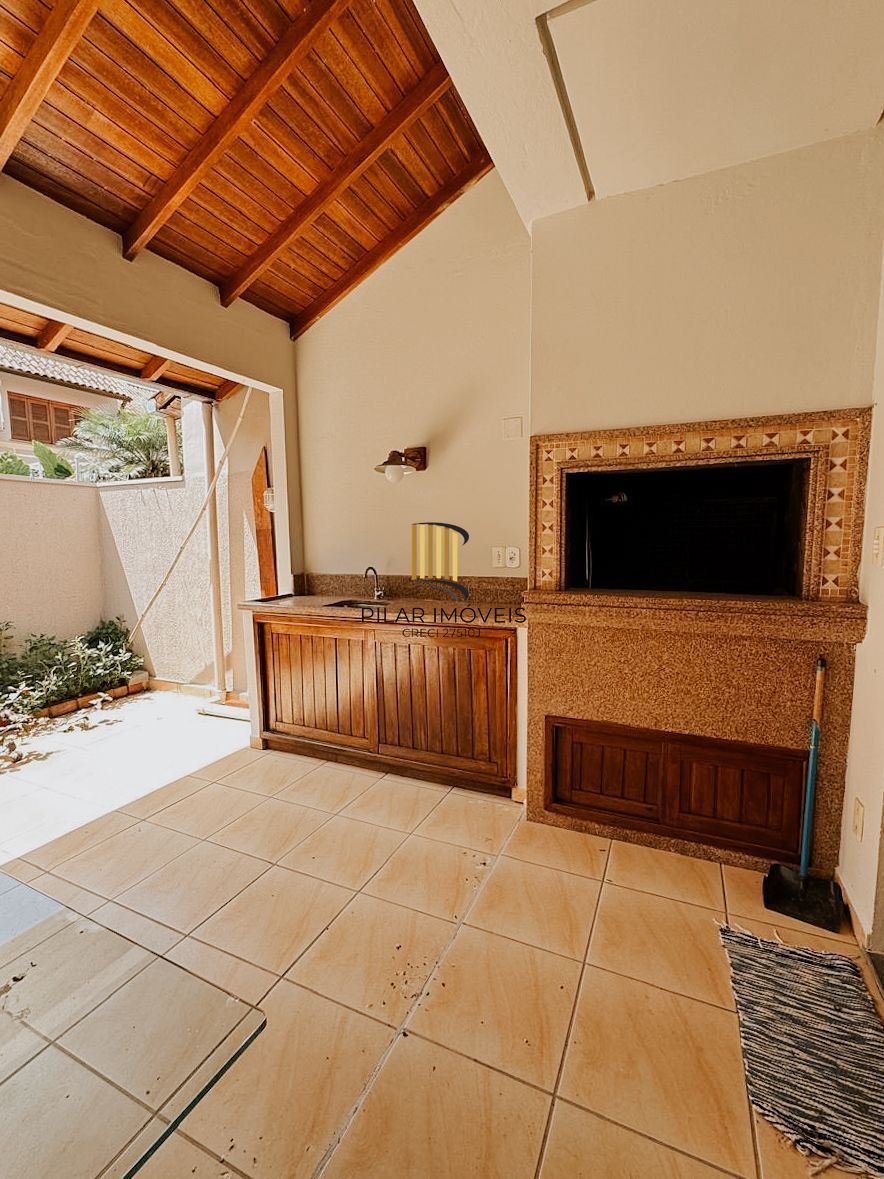 Casa de Condomínio 3 dormitórios no bairro Guarujá