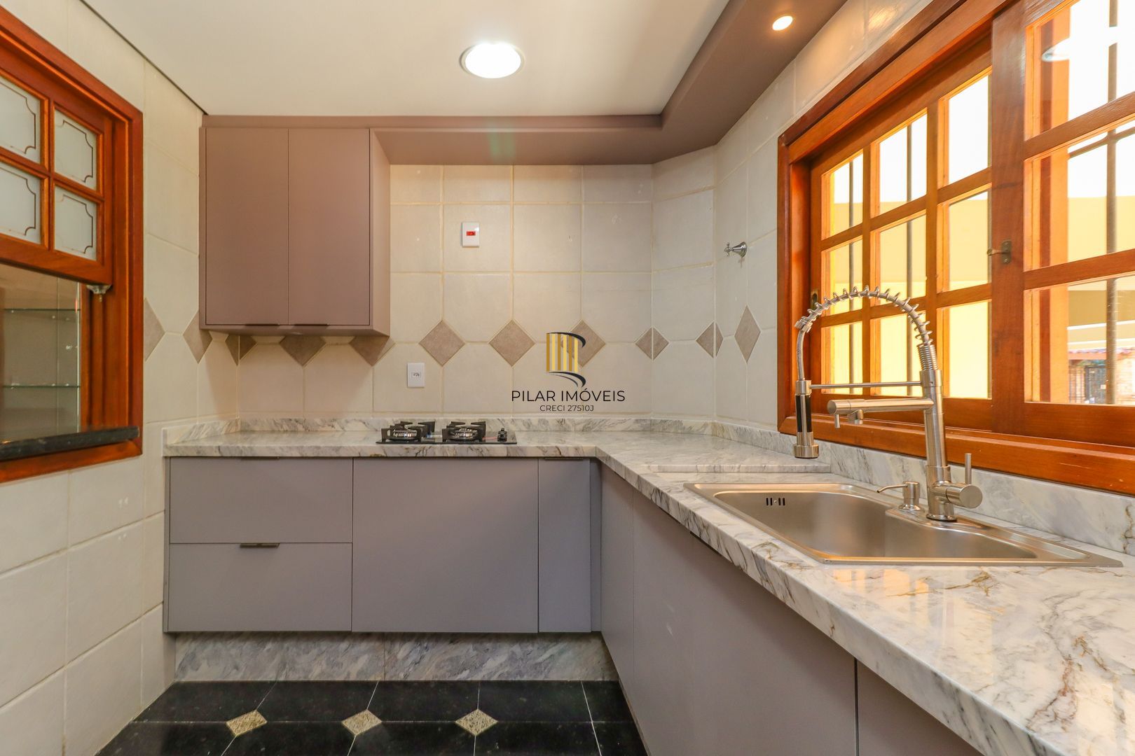 Casa em condomínio 4 dorms a venda na Av. Coronel Marcos,  Pedra Redonda, POA
