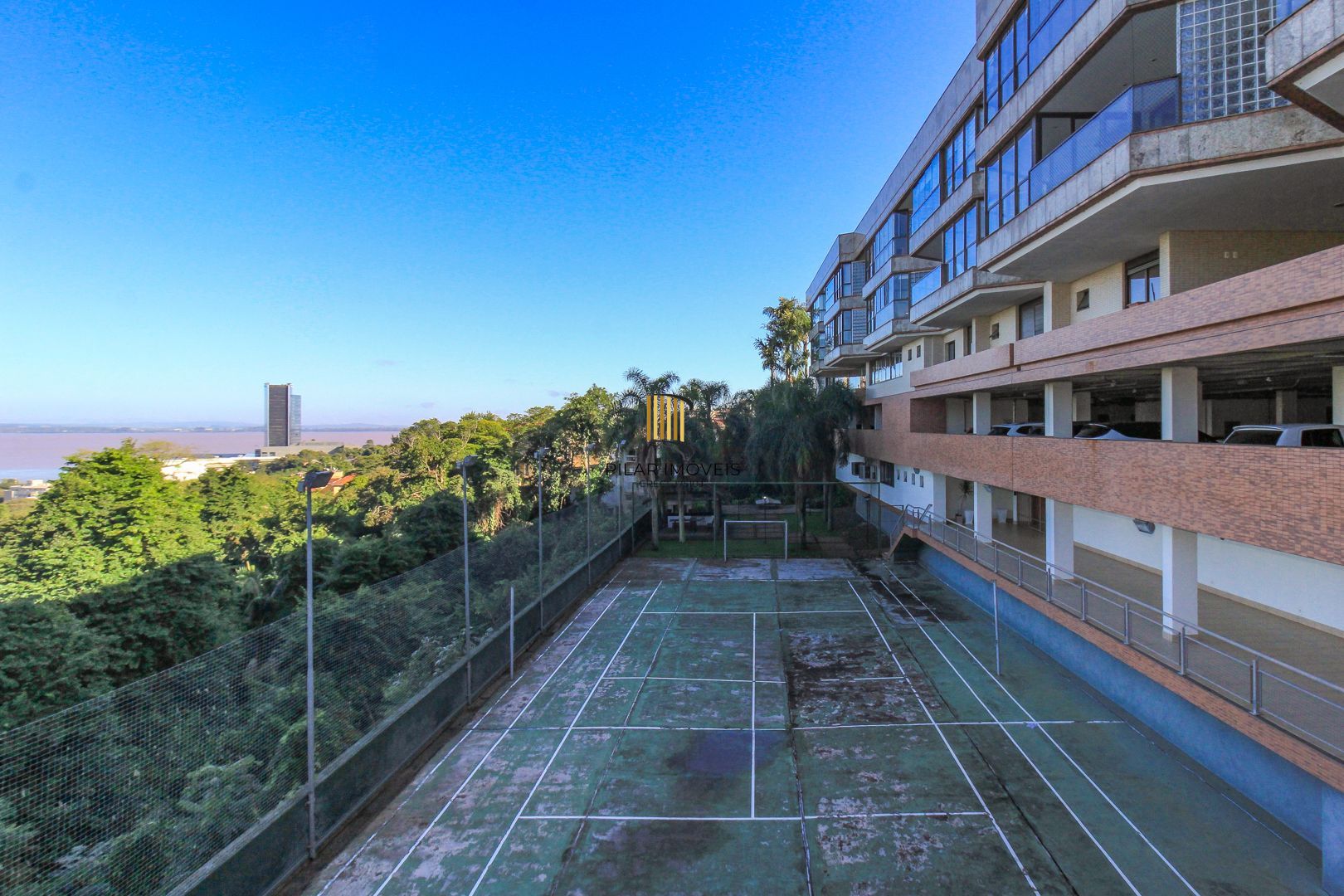 Apartamento alto padrão , 3 suítes, 3 vagas garagem, depósito, bairro Cristal