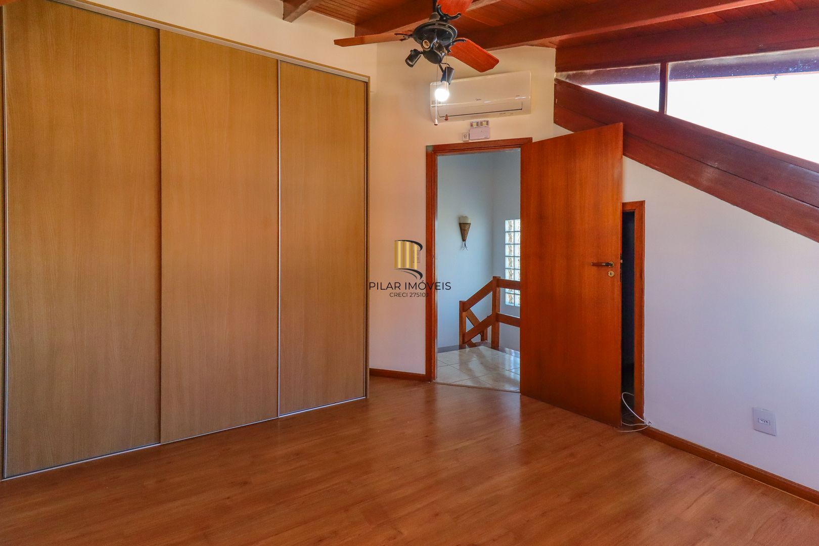 Casa em condomínio 4 dorms a venda na Av. Coronel Marcos,  Pedra Redonda, POA