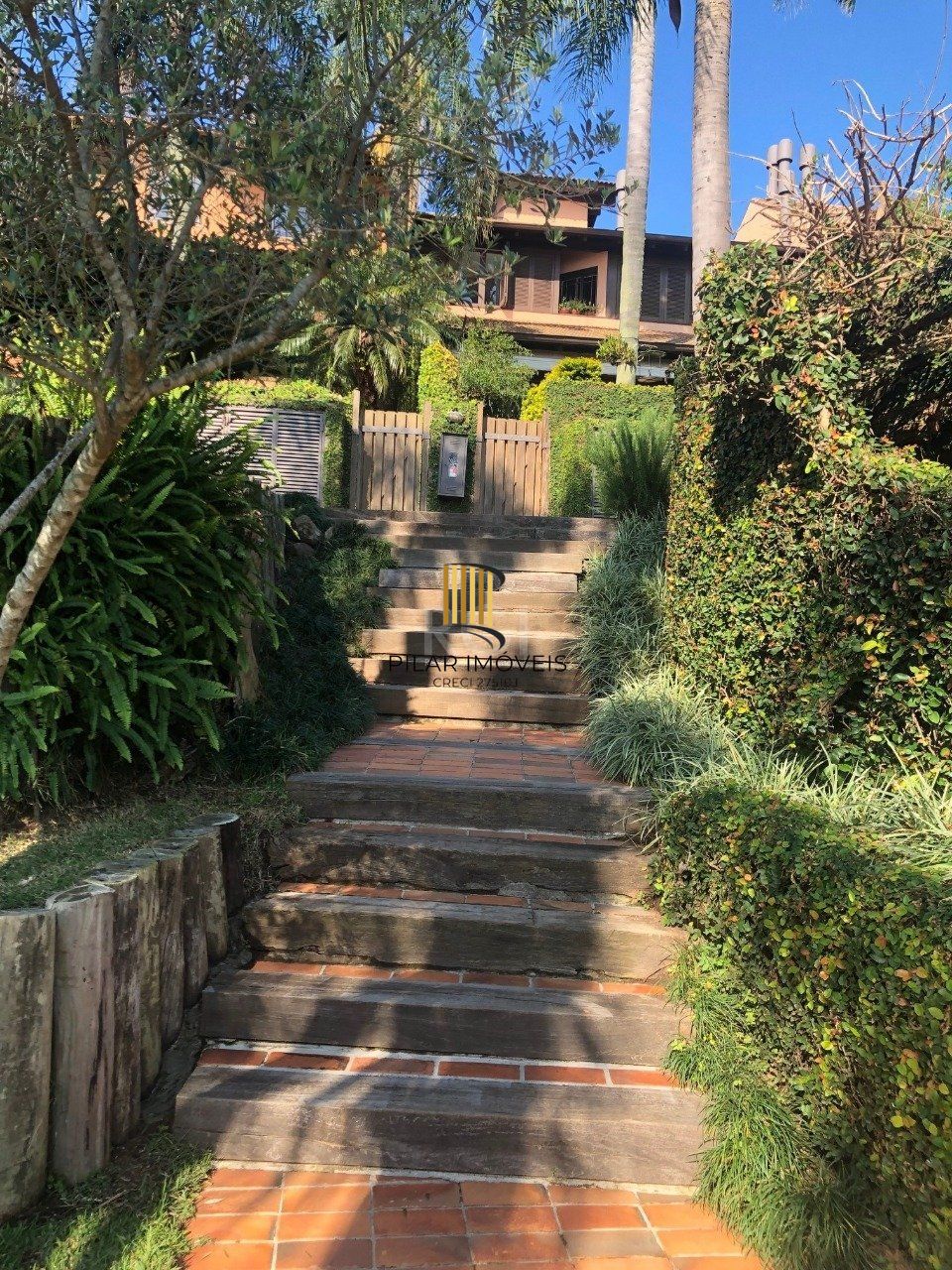 Casa Condominio para Venda - 420m², 3 dormitórios, sendo 3 suites, 2 vagas - Santa Tereza