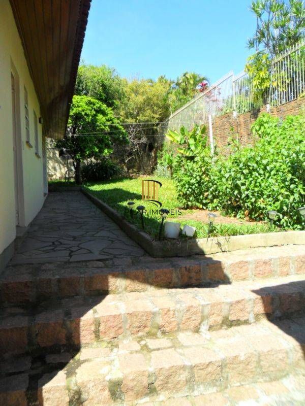 Casa para Venda - 348m², 3 dormitórios, sendo 1 suites, 2 vagas - Medianeira