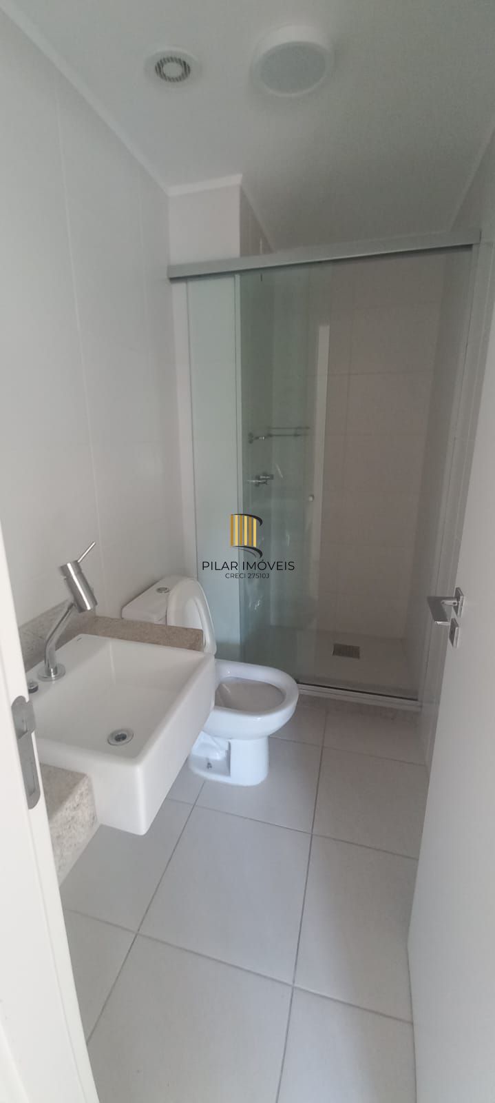 APARTAMENTO 02 DORMITÓRIOS , SUÍTE E VAGA COBERTA