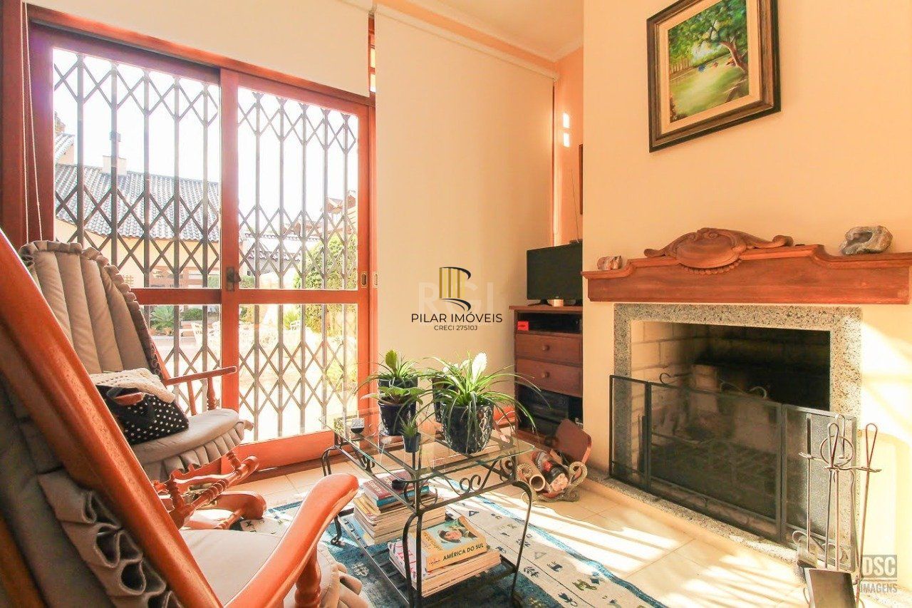 Casa 4 Dormitório(s) Bairro Ipanema