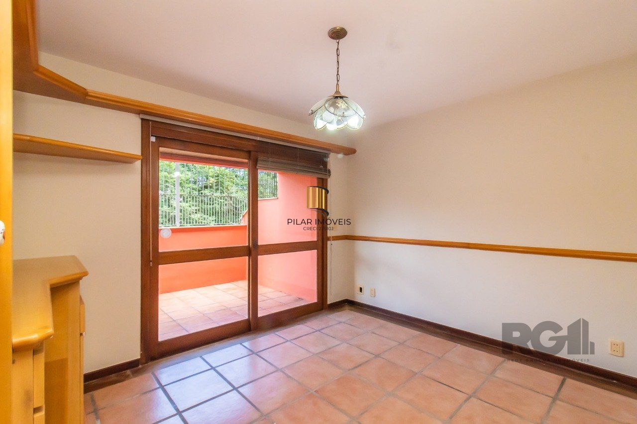 Casa de Condomínio 3 dormitórios no bairro Menino Deus