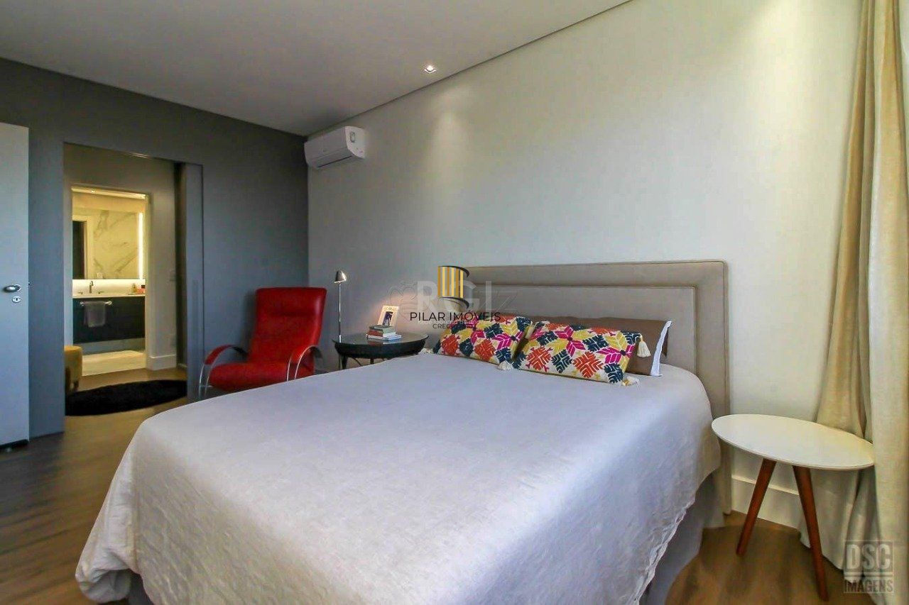 Casa para Venda - 238m², 3 dormitórios, sendo 3 suites, 6 vagas - Três Figueiras
