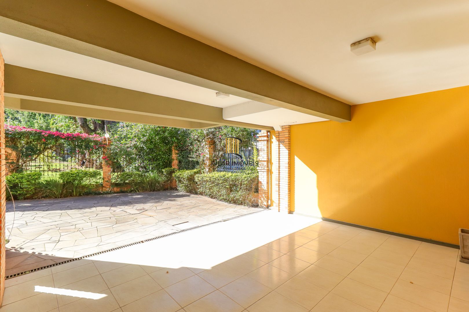 Casa em condomínio 4 dorms a venda na Av. Coronel Marcos,  Pedra Redonda, POA