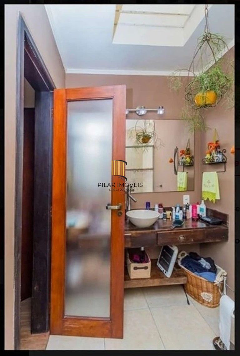 Casa 3 dormitórios no bairro Espírito Santo