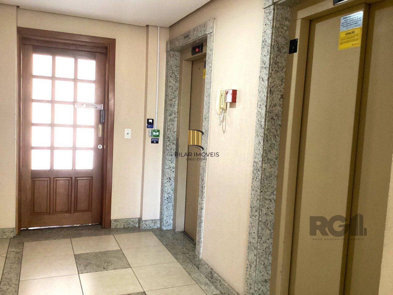 Apartamento 3 dormitórios, sendo 1 suíte, no bairro Cristal, Porto Alegre-RS.