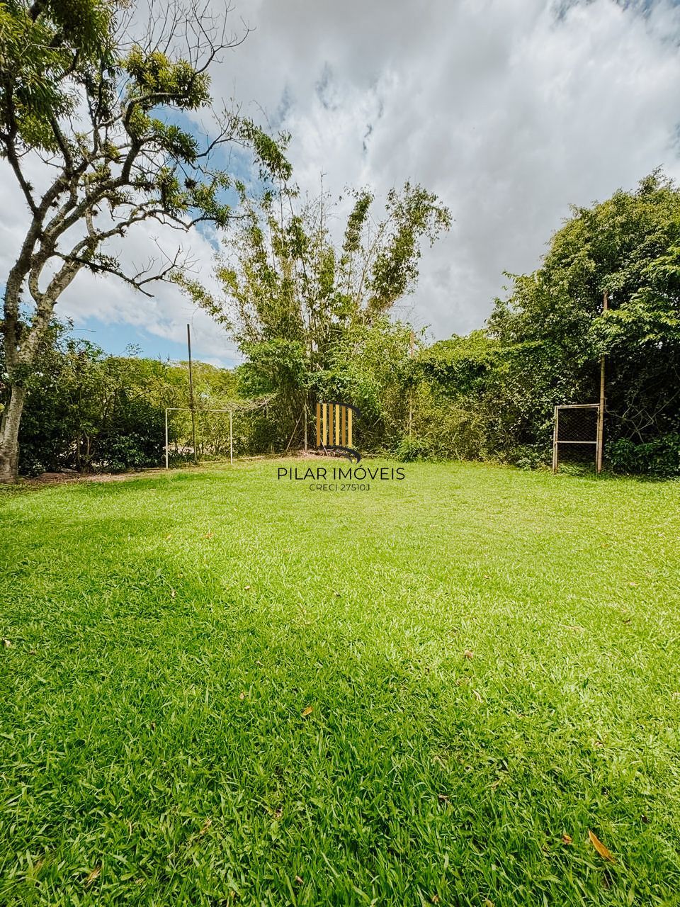 Casa de Condomínio 3 dormitórios no bairro Guarujá