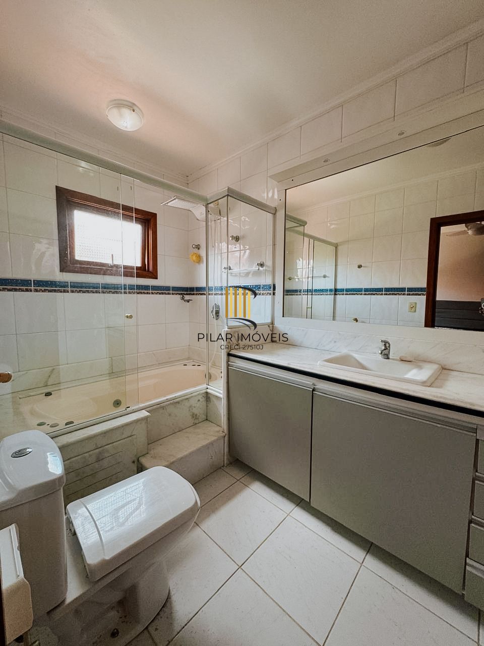 Casa de Condomínio 3 dormitórios no bairro Guarujá