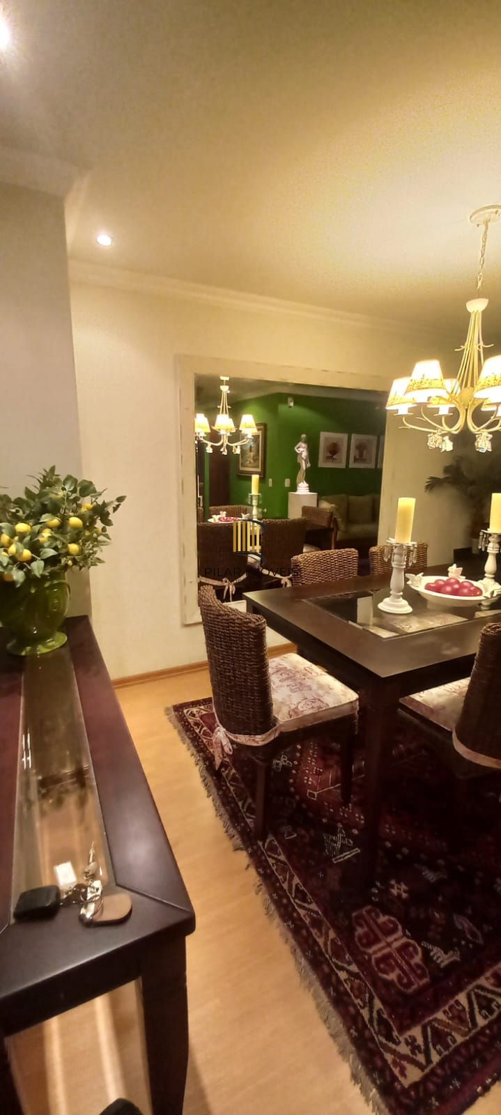 Apartamento a venda em Gramado com 02 dormitórios, suíte, sacada e vaga coberta