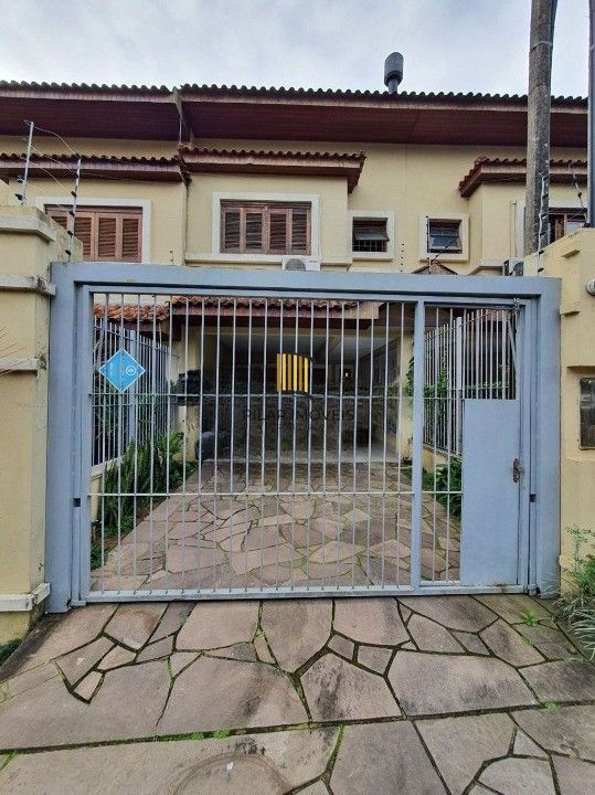 Casa 3 dormitórios no bairro Tristeza