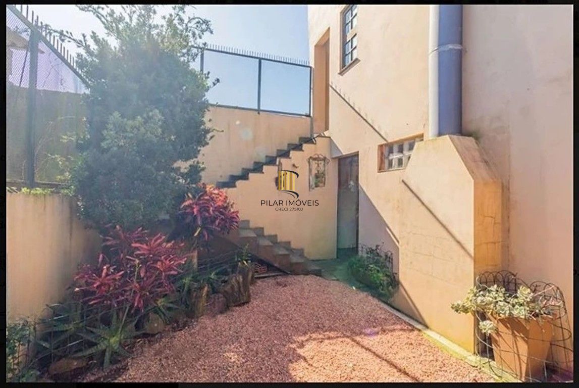 Casa 3 dormitórios no bairro Espírito Santo