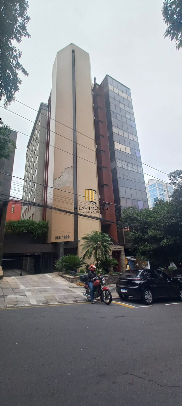Sala / Conjunto comercial a venda no bairro Moinhos de Vento em Porto Alegre - Pilar Imóveis