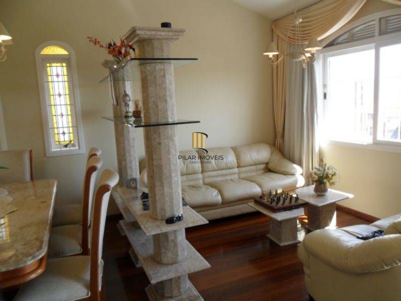 Casa para Venda - 348m², 3 dormitórios, sendo 1 suites, 2 vagas - Medianeira