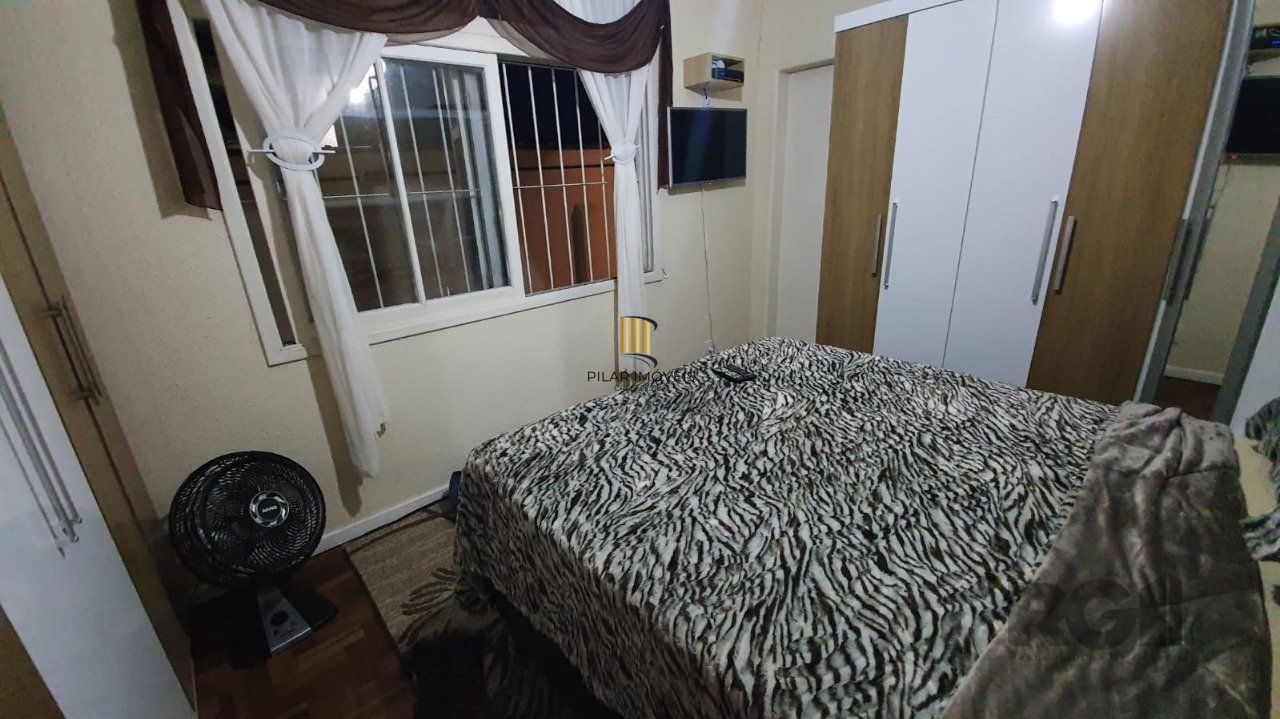 Casa 3 dormitórios no bairro Guarujá