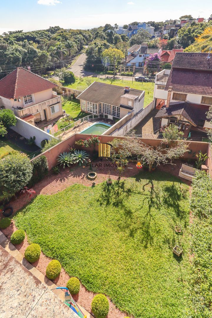 Casa 3 dormitórios no bairro Teresópolis