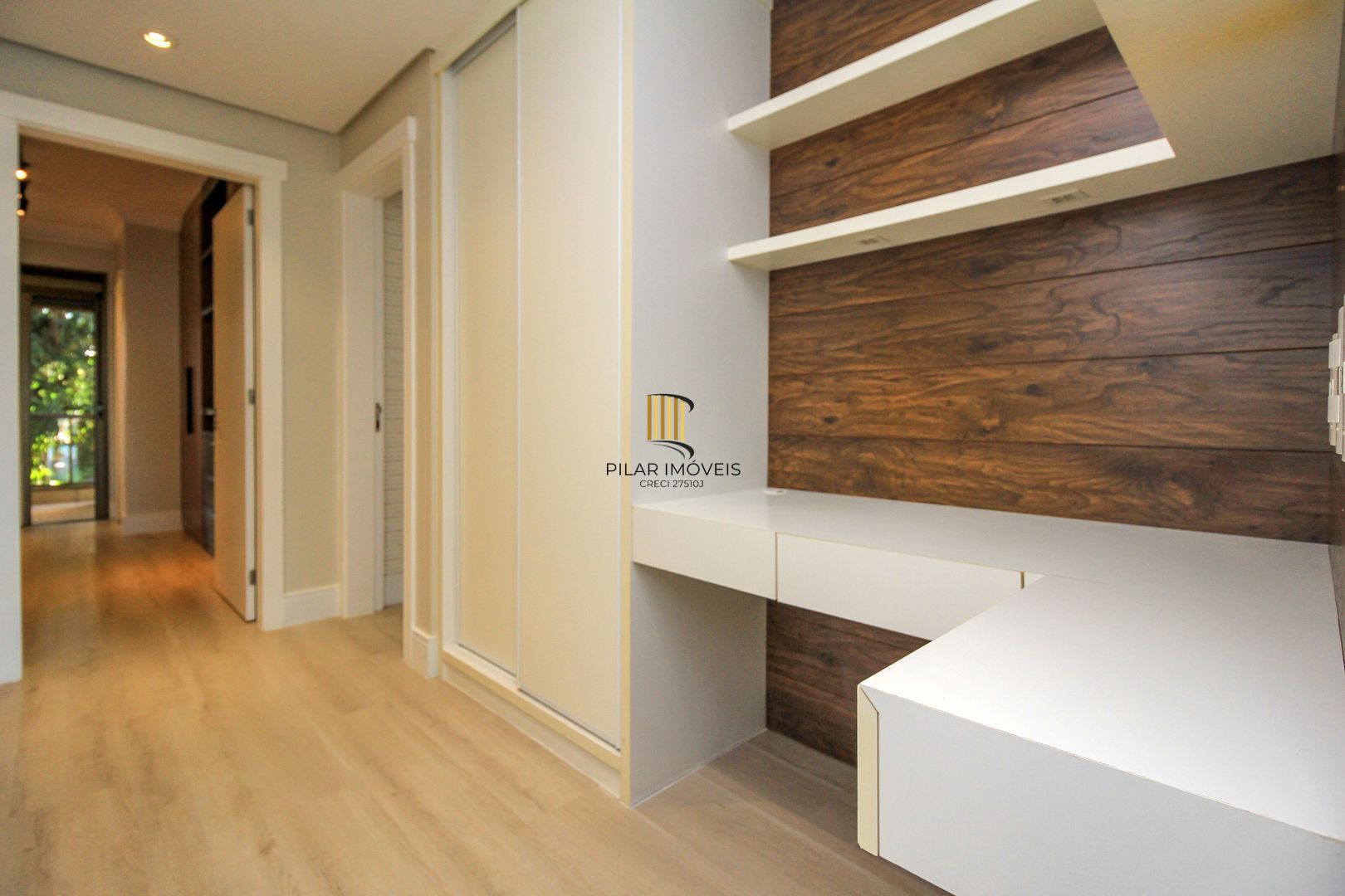 Apartamento alto padrão , 3 suítes, 3 vagas garagem, depósito, bairro Cristal