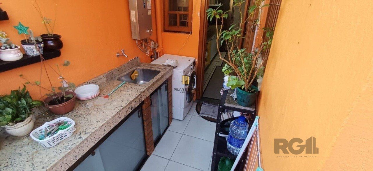 Casa de Condomínio 3 dormitórios no bairro Tristeza