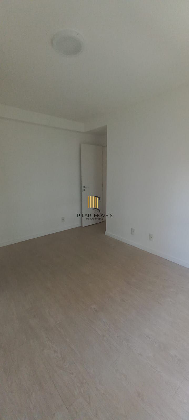 APARTAMENTO 02 DORMITÓRIOS , SUÍTE E VAGA COBERTA