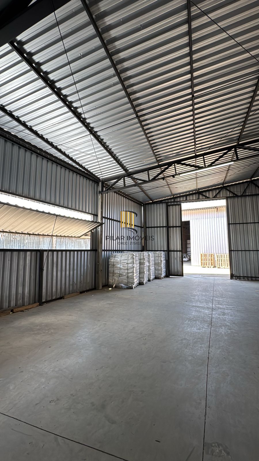 Pavilhão 2 dormitórios no bairro Restinga