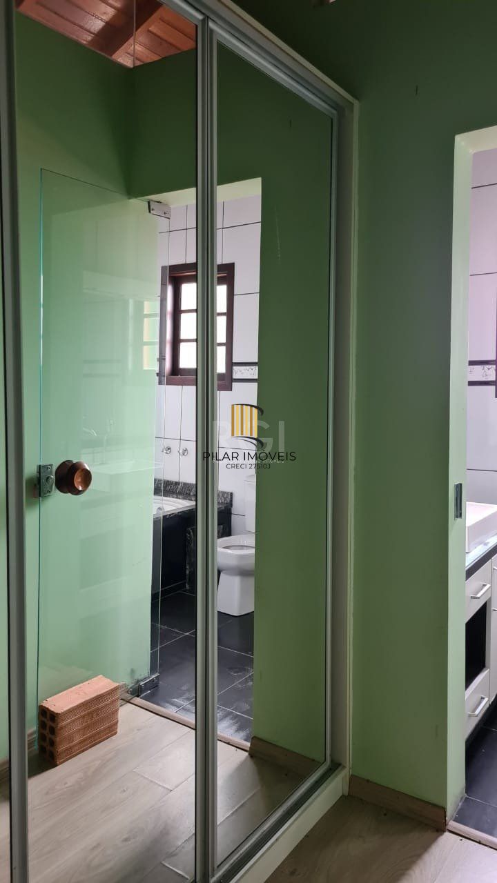 Sobrado para Venda - 200m², 3 dormitórios, sendo 1 suites, 3 vagas - Belém Novo