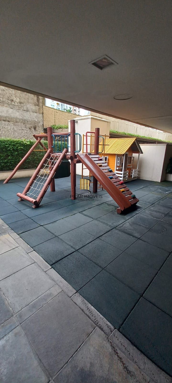 Apartamento de 3 dormitórios, 2 vagas cobertas, infra completa no Passo Da Areia