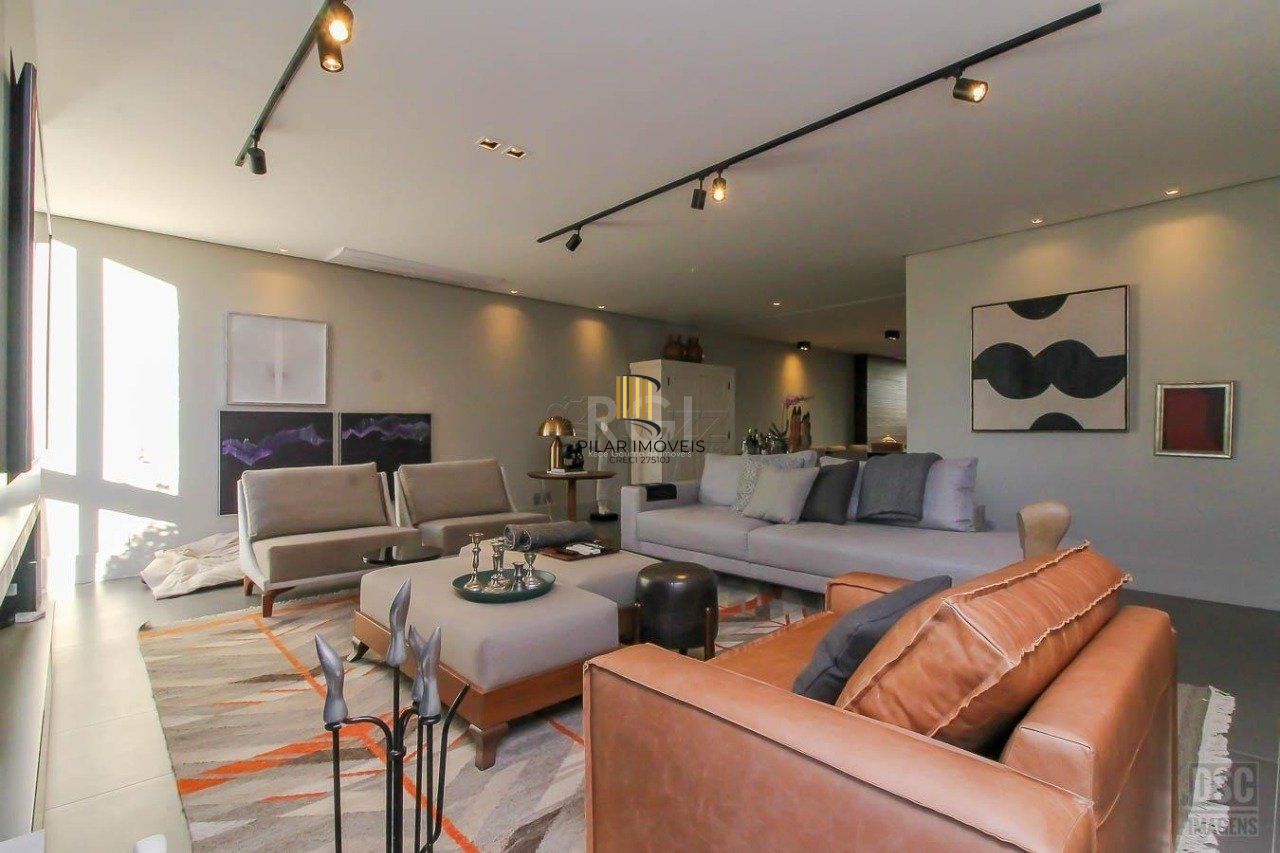 Casa para Venda - 238m², 3 dormitórios, sendo 3 suites, 6 vagas - Três Figueiras