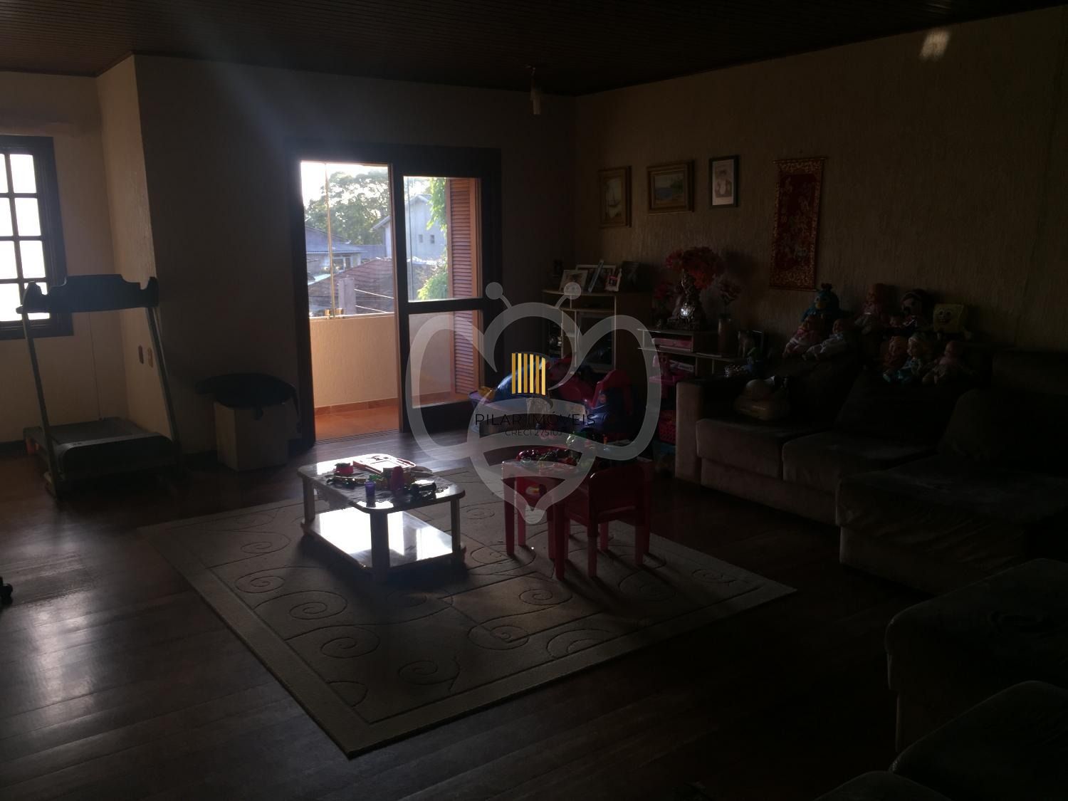 Casa para Venda - 265m², 4 dormitórios, 5 vagas - 