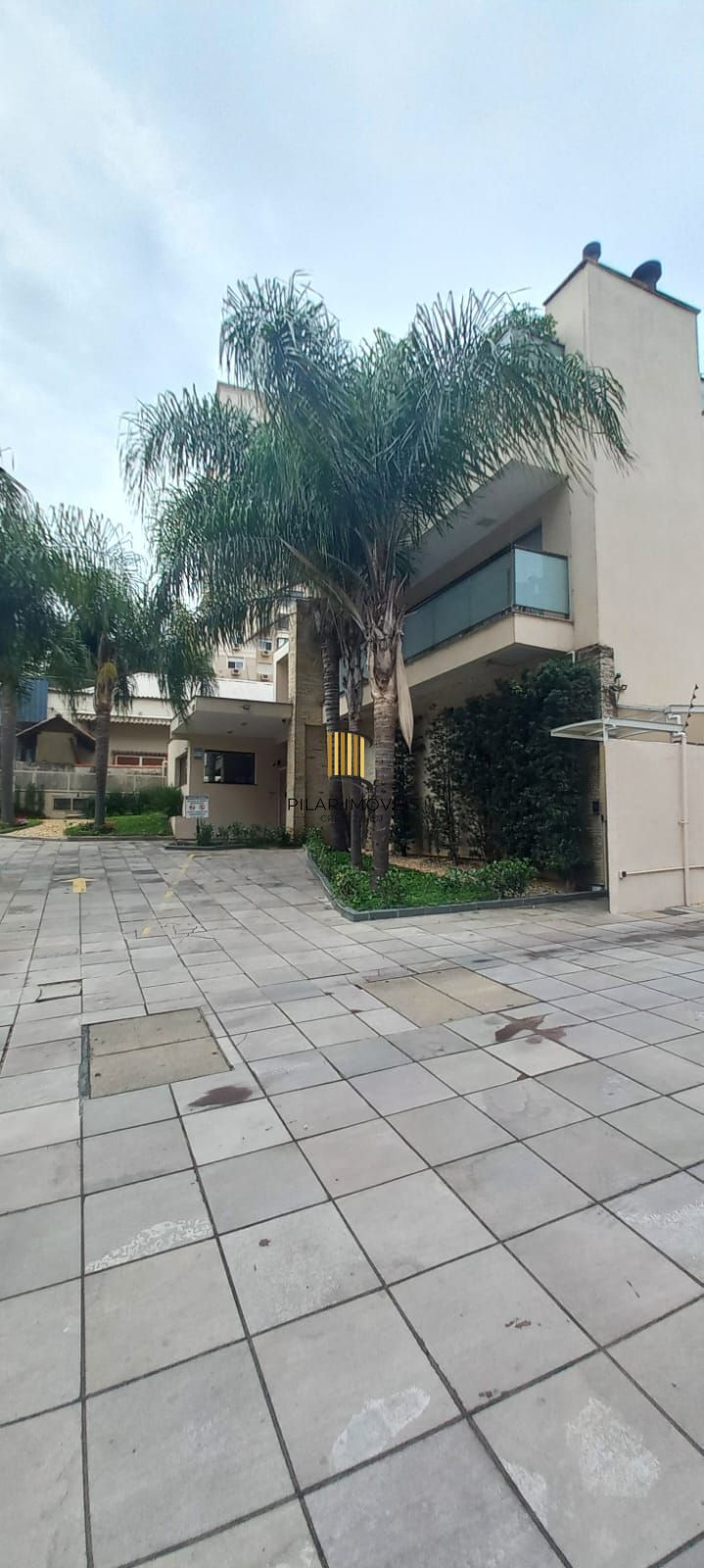 Apartamento de 3 dormitórios, 2 vagas cobertas, infra completa no Passo Da Areia