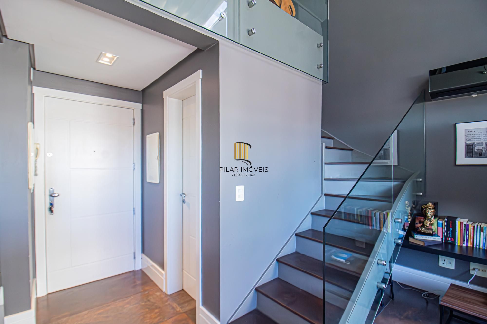 Apartamento Duplex, 1D com lareira no bairro Rio Branco