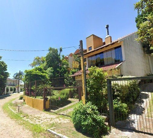Casa 4 dormitórios no bairro Teresópolis