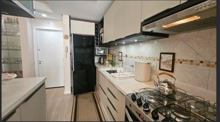 Apartamento com 2 suítes totalmente mobiliado a 150m da beira mar