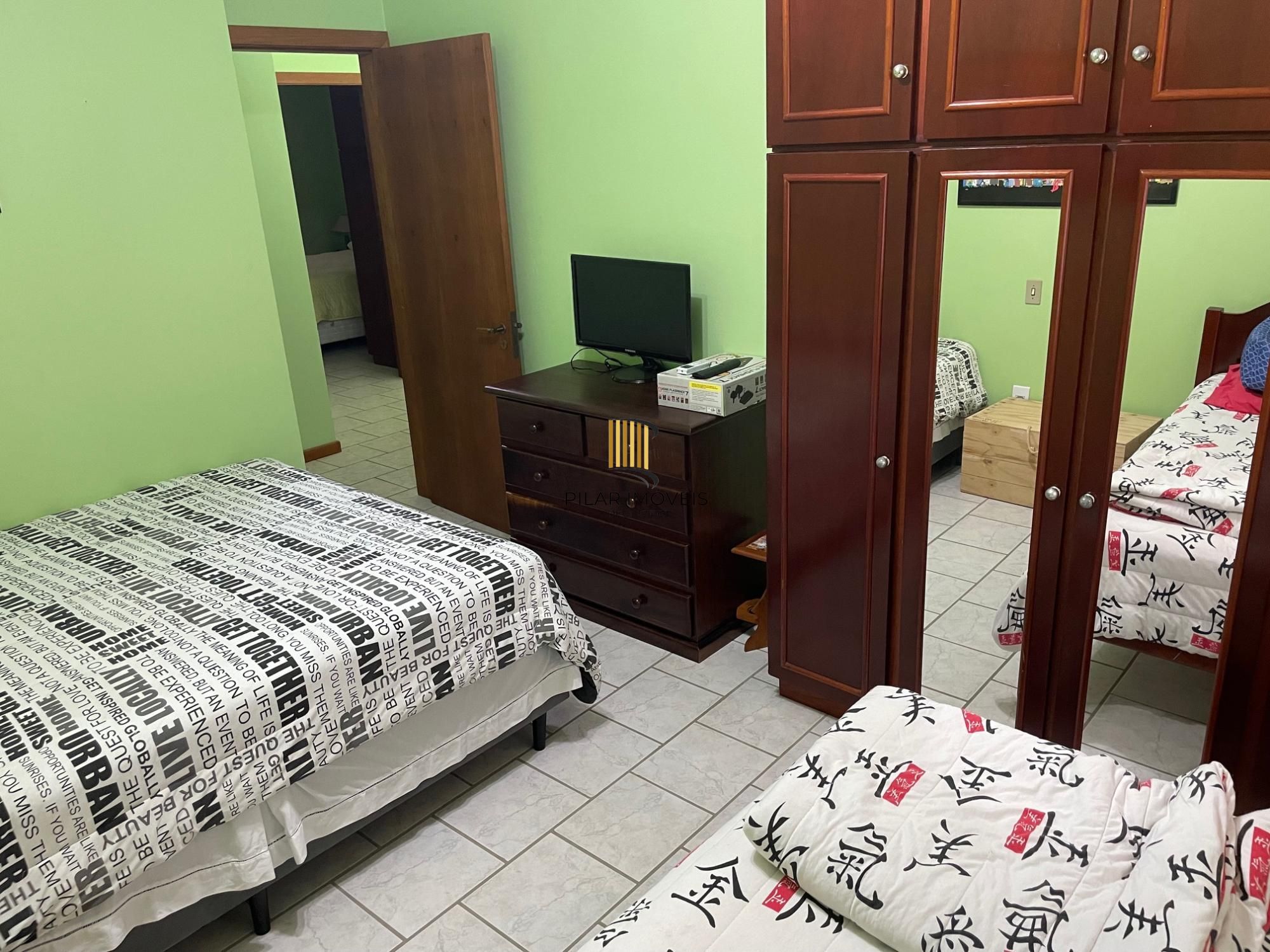 Casa 4 dormitórios no bairro Centro