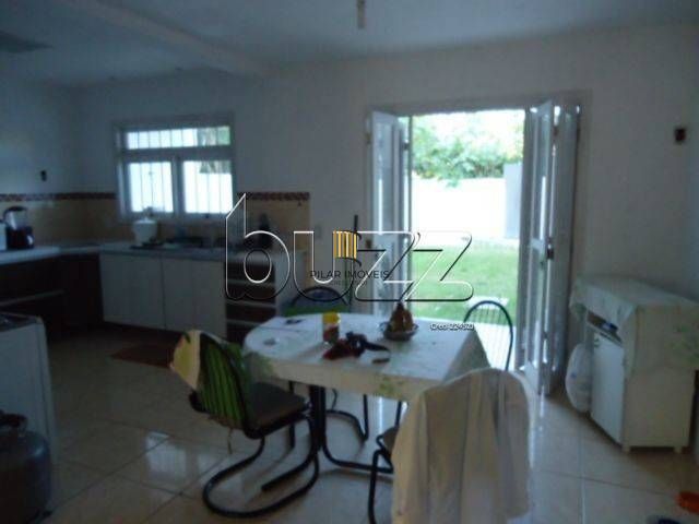 Casa para Venda - 154m², 4 dormitórios, sendo 1 suites, 2 vagas - Hípica