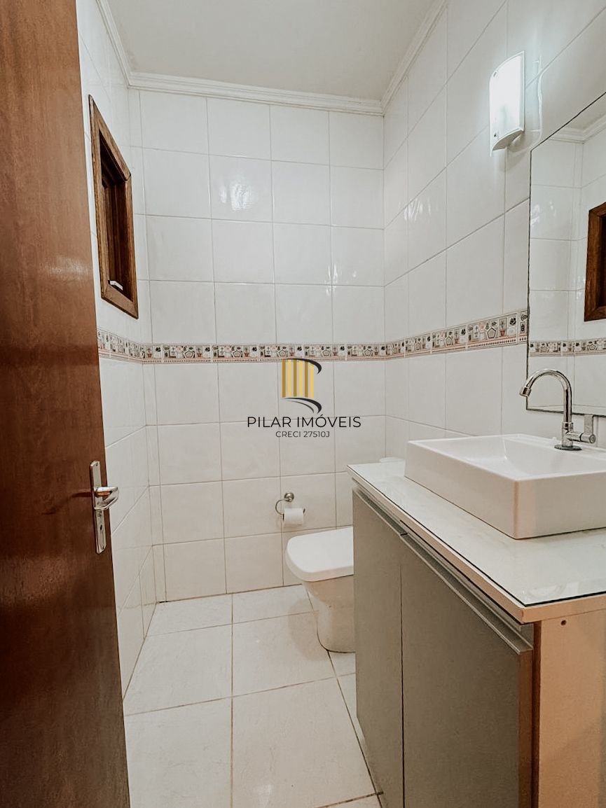 Casa de Condomínio 3 dormitórios no bairro Guarujá