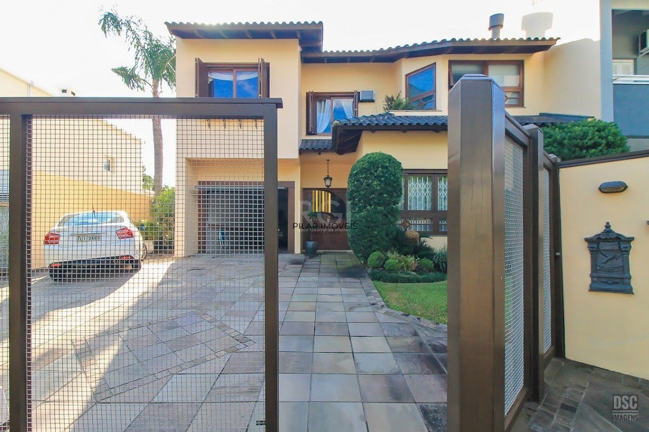 Casa 4 Dormitório(s) Bairro Ipanema