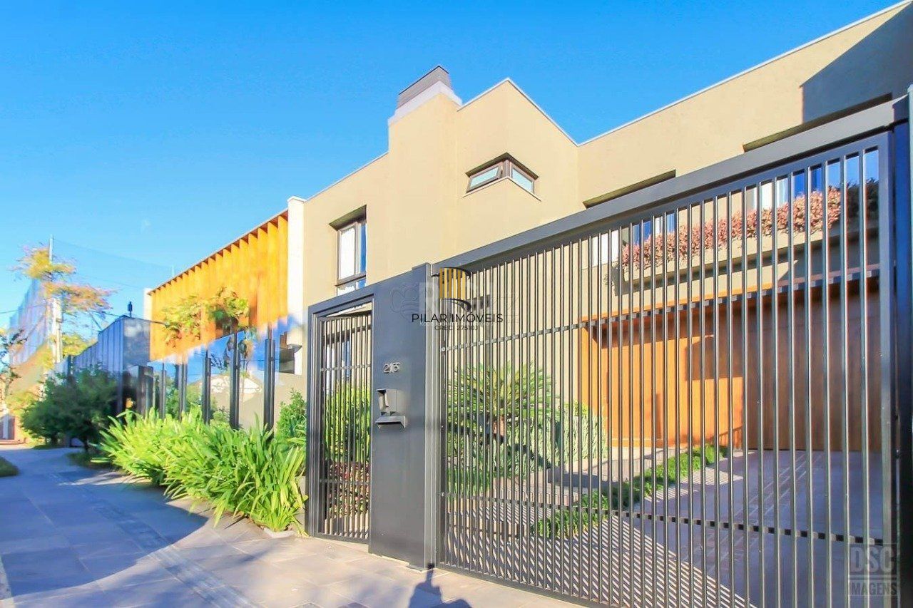 Casa para Venda - 238m², 3 dormitórios, sendo 3 suites, 6 vagas - Três Figueiras