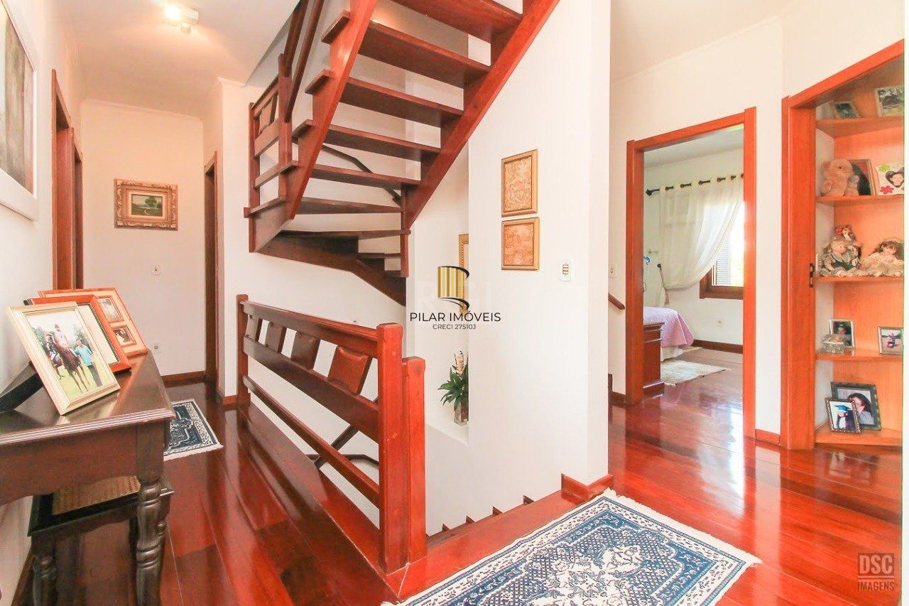 Casa 4 Dormitório(s) Bairro Ipanema