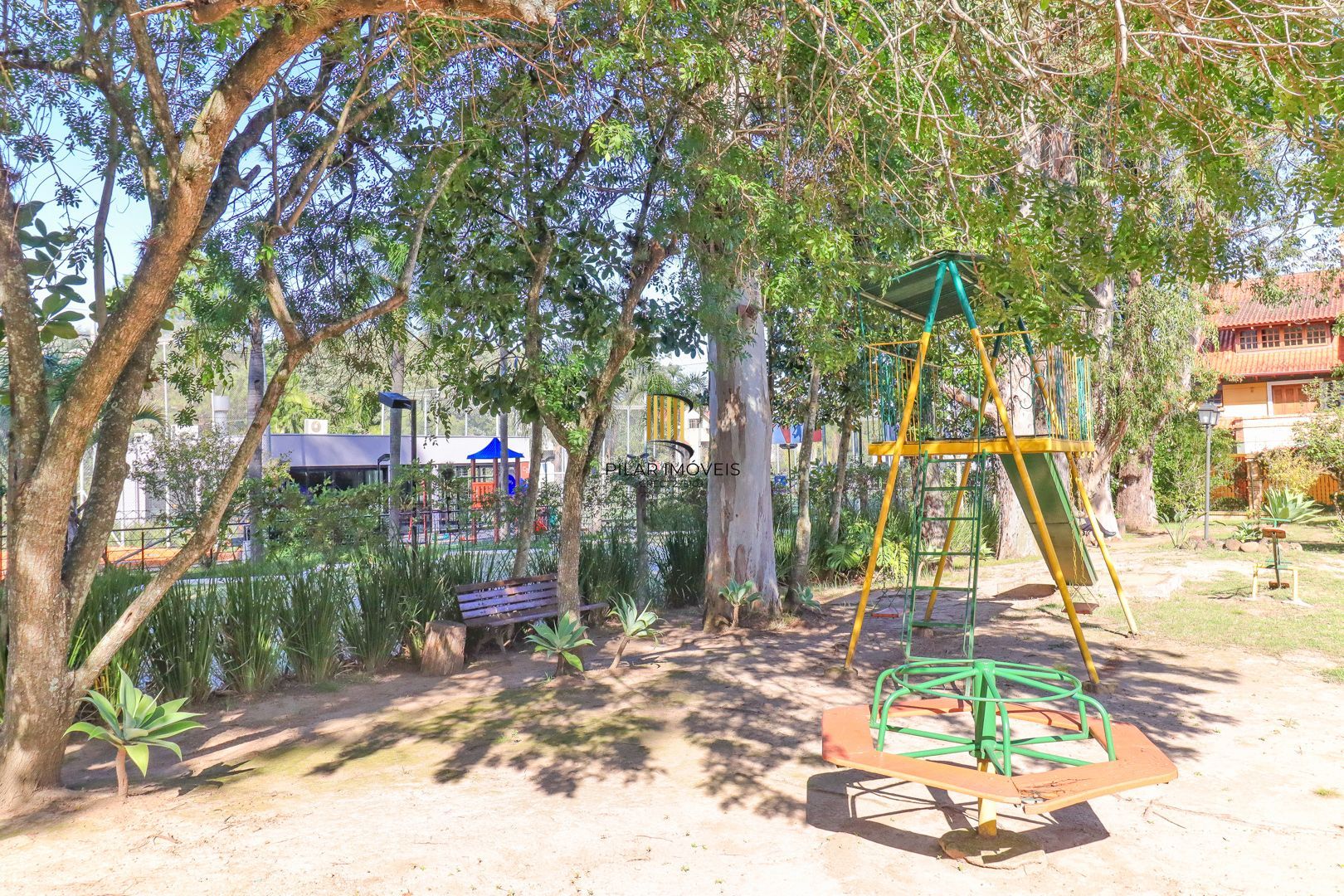 Casa em condomínio 4 dorms a venda na Av. Coronel Marcos,  Pedra Redonda, POA