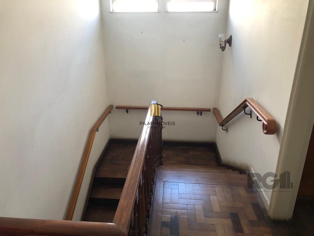 Casa 4 Dormitório(s) Bairro Menino Deus