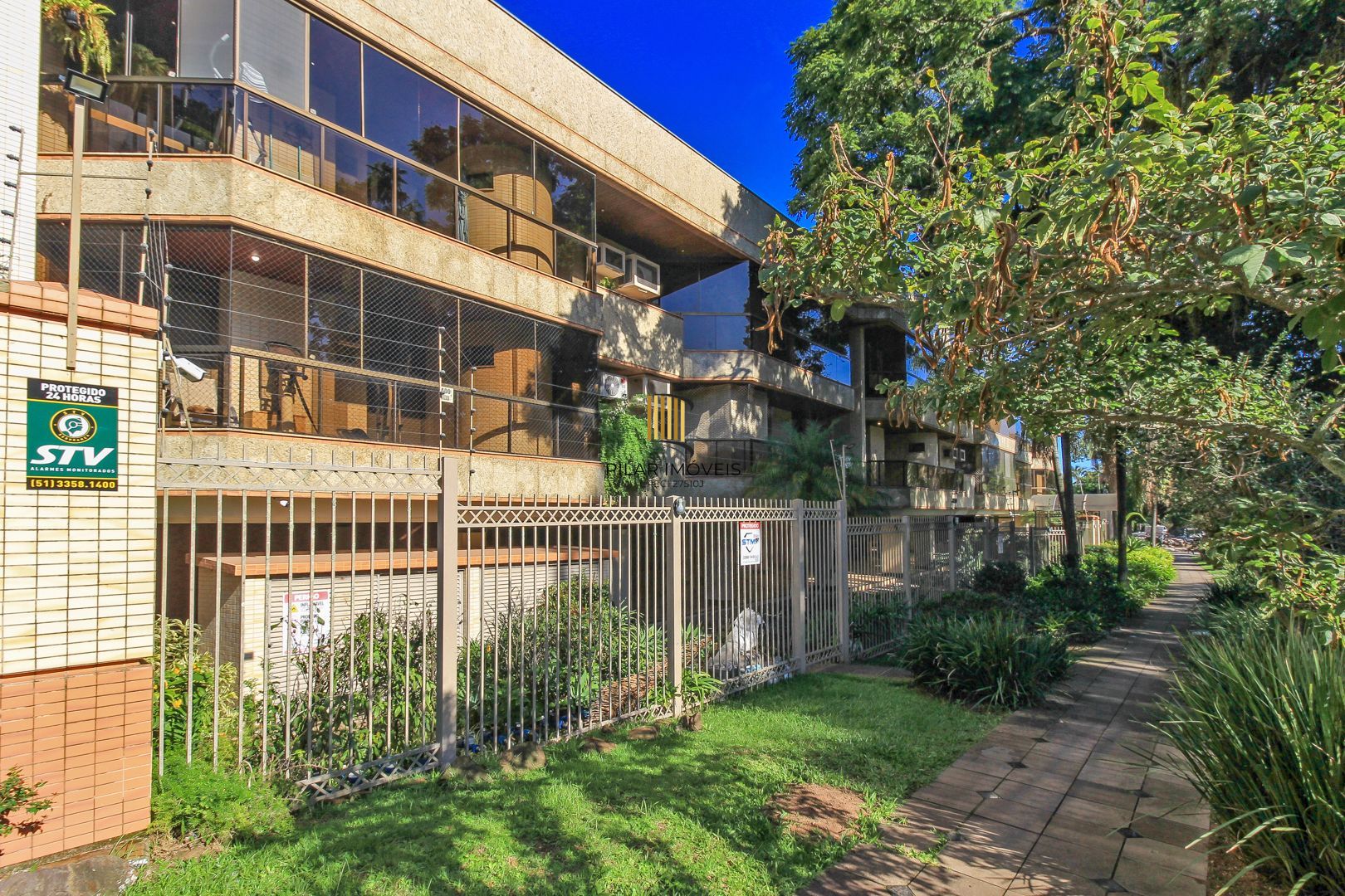 Apartamento alto padrão , 3 suítes, 3 vagas garagem, depósito, bairro Cristal