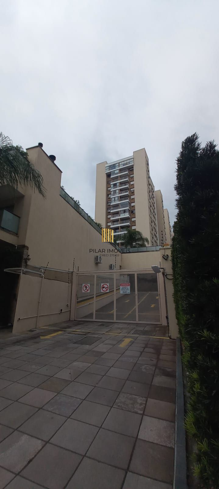 Apartamento de 3 dormitórios, 2 vagas cobertas, infra completa no Passo Da Areia