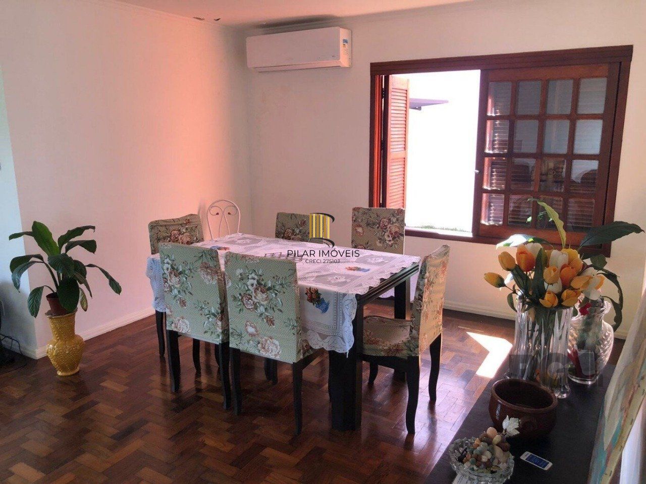 Casa 5 dormitórios no bairro Ipanema