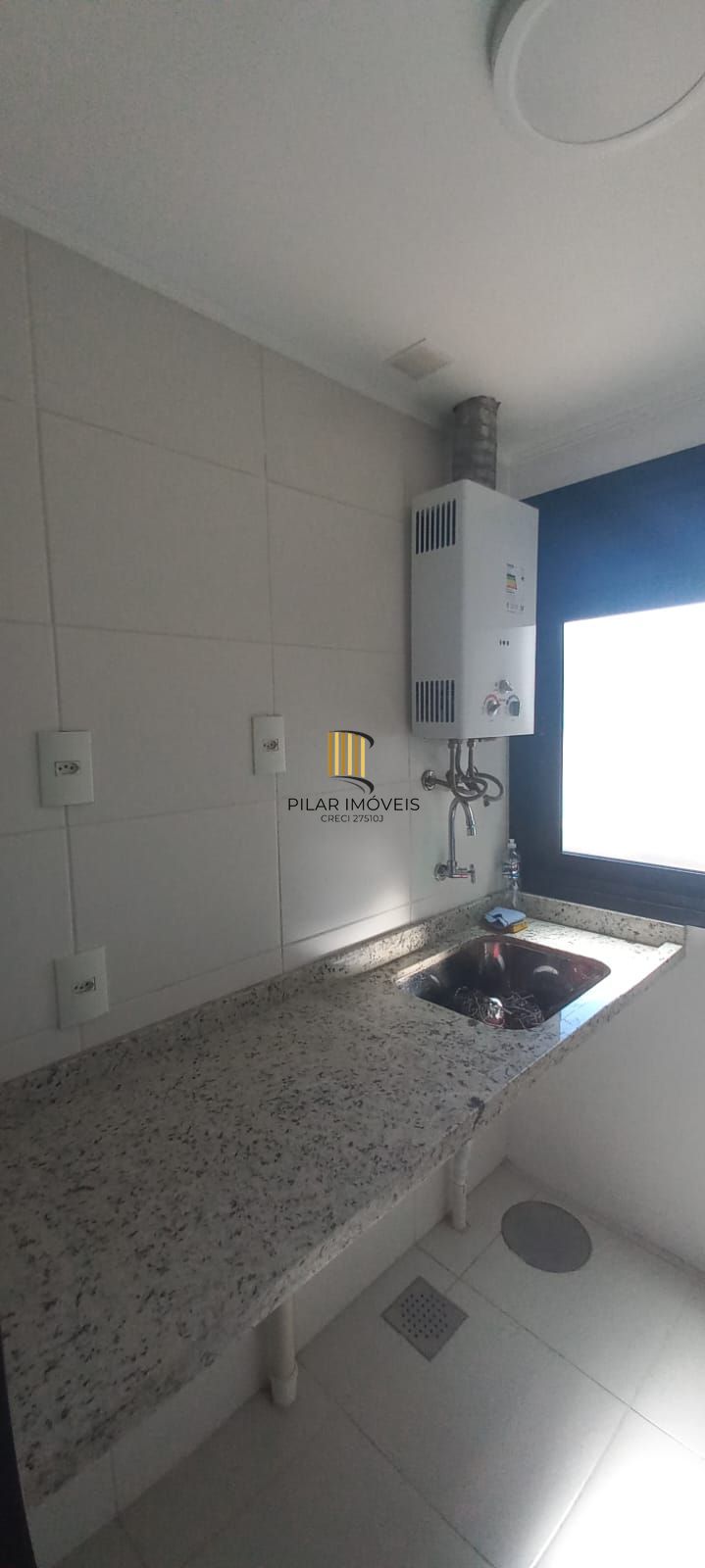 APARTAMENTO 02 DORMITÓRIOS , SUÍTE E VAGA COBERTA